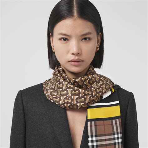 burberry print scarf online india